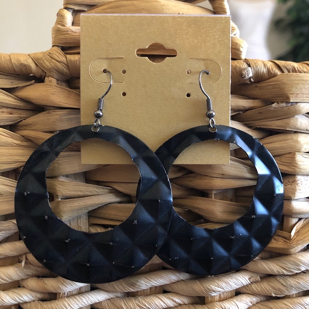 Vintage repurpose painted disc earrings